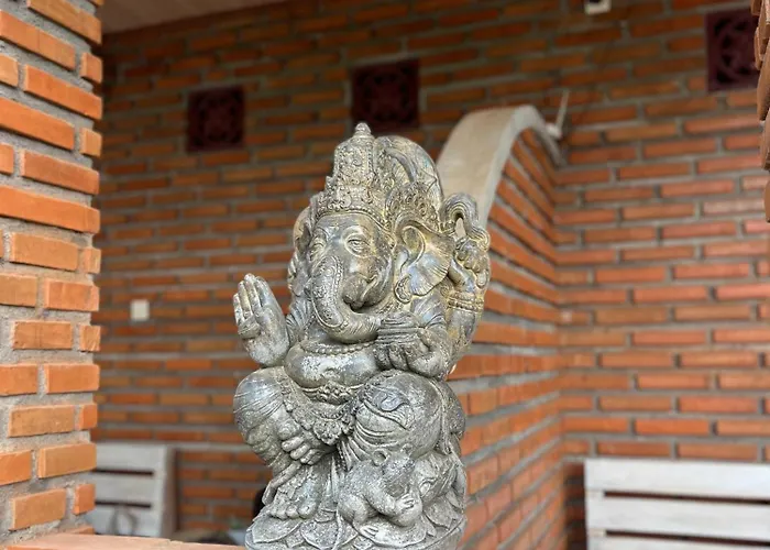 ゲストハウス Ambara Tampaksiring